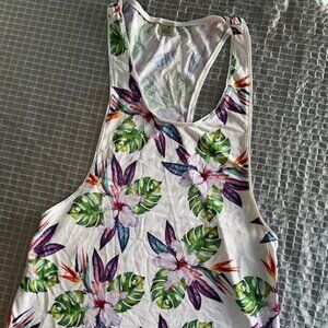 Along tank top  size M